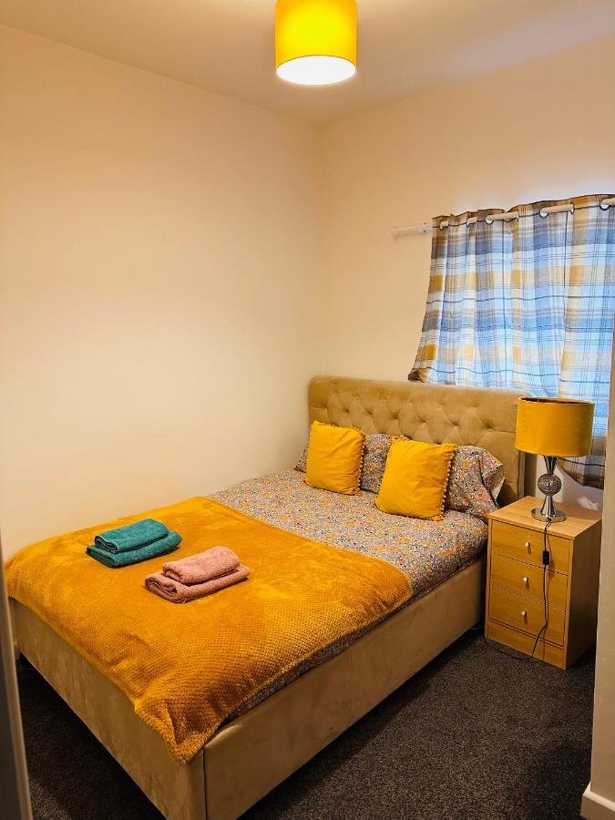 City Blessed Aptm 2 With Free Parking North Shields Extérieur photo